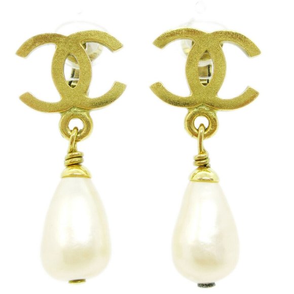 Auth CHANEL CC Logos Imitation Pearl Shaking Earrings Clip-On Gold White 95P - Picture 1 of 4